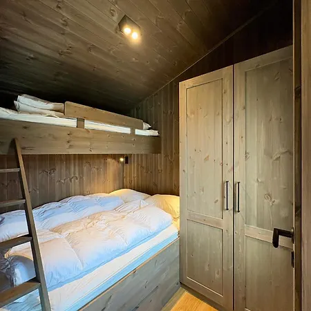 In Out, Modern Comfort By The Slopes 度假居 *