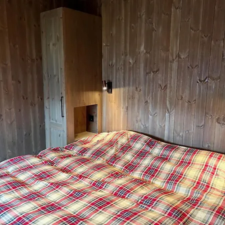 In Out, Modern Comfort By The Slopes 度假居 *