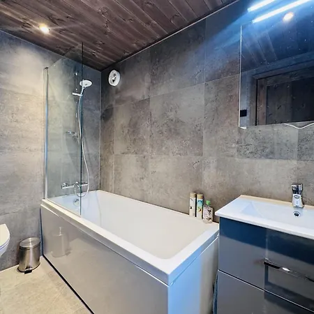 度假居 In Out, Modern Comfort By The Slopes