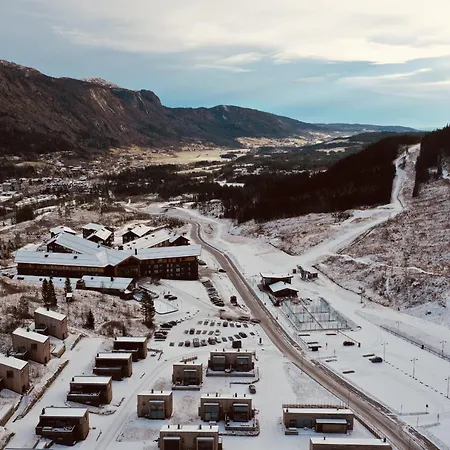 In Out, Modern Comfort By The Slopes 度假居