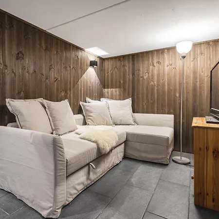 In Out, Modern Comfort By The Slopes Ferienhaus