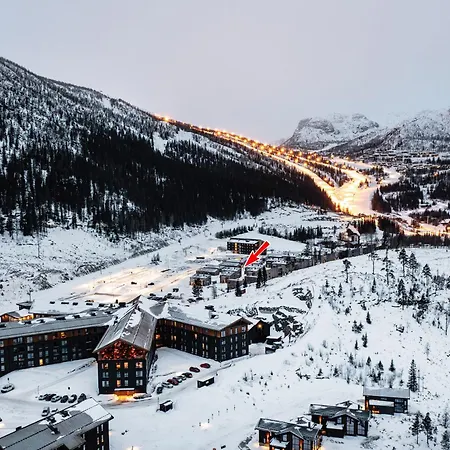 In Out, Modern Comfort By The Slopes