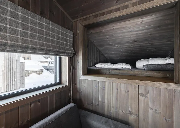 In Out, Modern Comfort By The Slopes 펜션 *